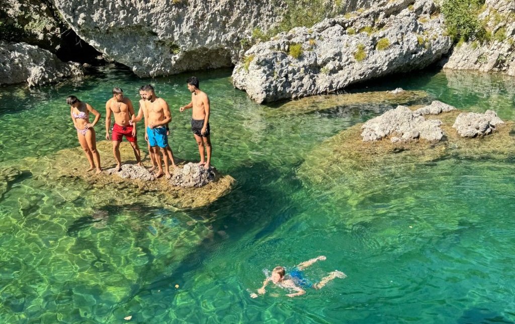 The Guardian: Shqipëria mes vendeve të preferuara evropiane për britanikët